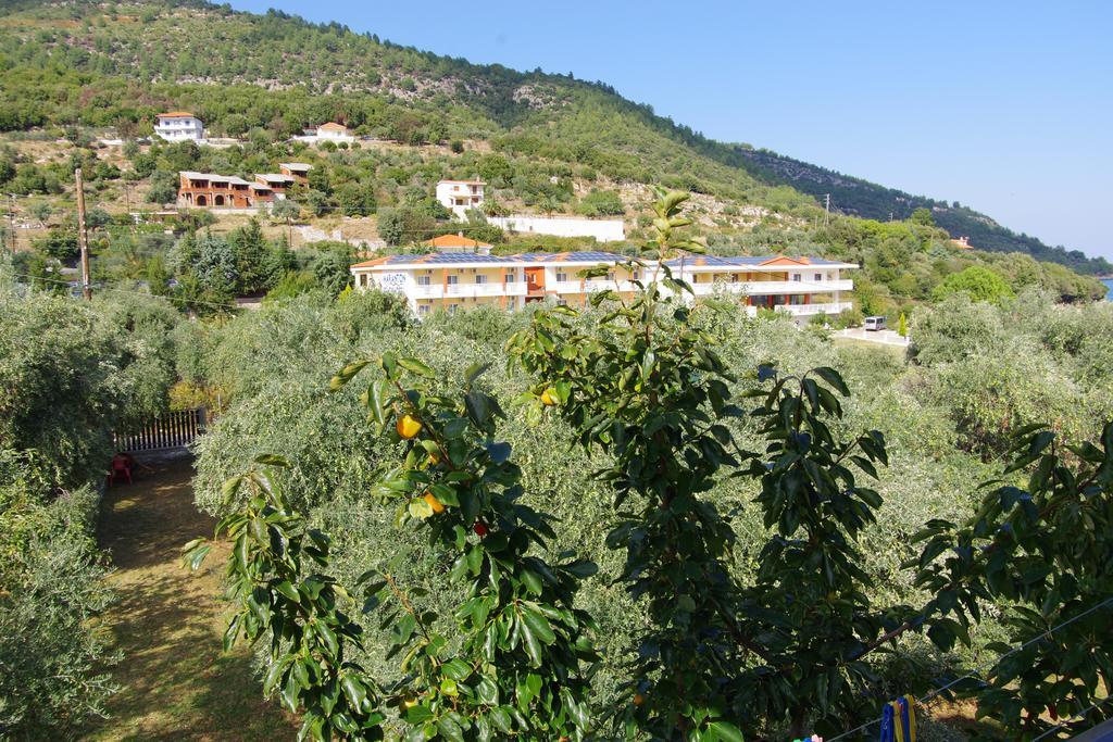 Athina Hotel Koinira Exterior photo