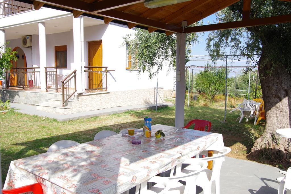 Athina Hotel Koinira Exterior photo