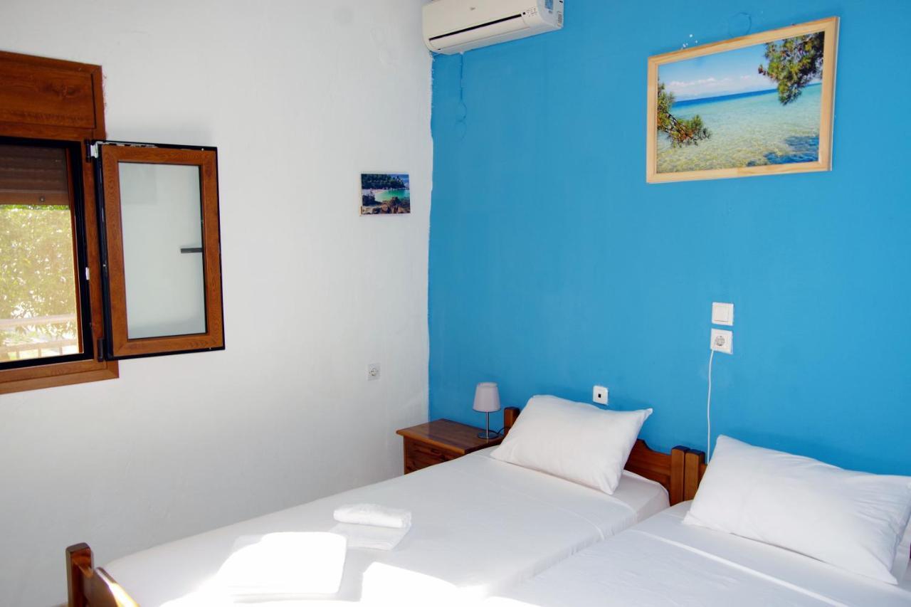 Athina Hotel Koinira Exterior photo