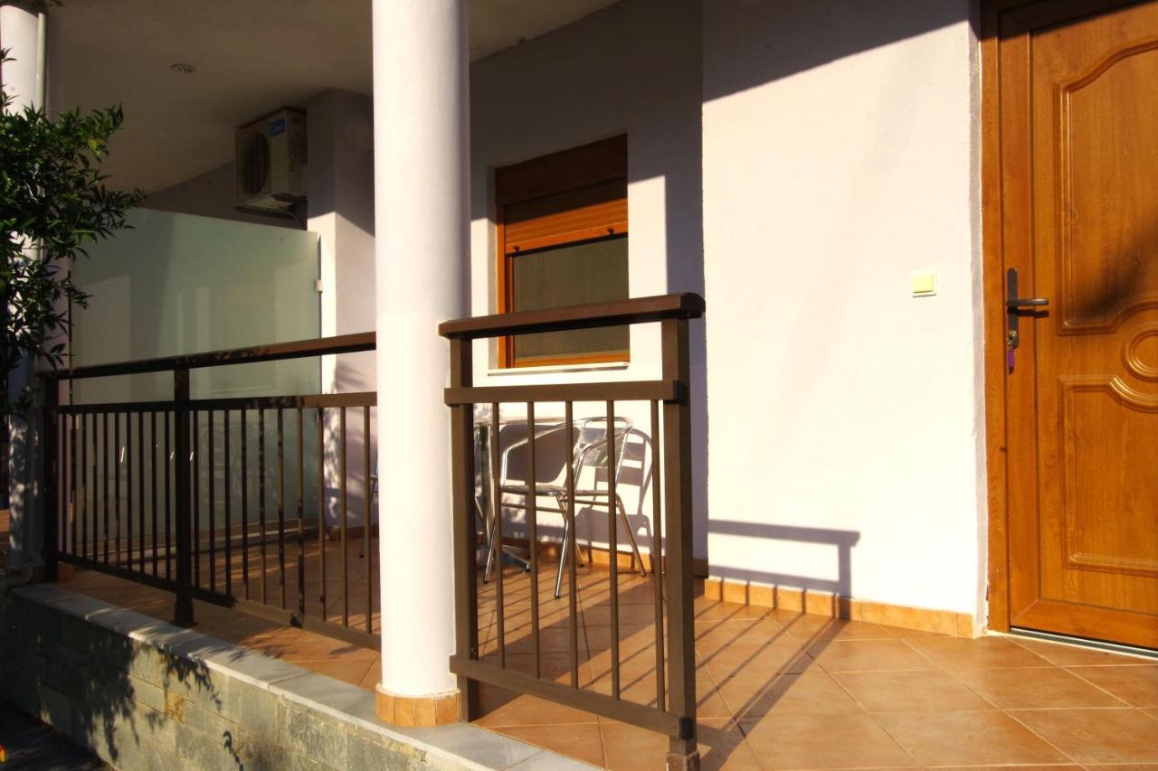 Athina Hotel Koinira Exterior photo